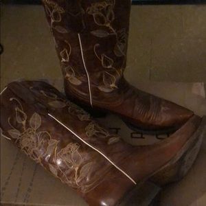 Brand new cowgirl boots. Never worn.